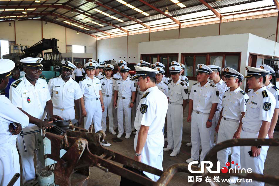 【组图】中国海军舰艇编队首次抵喀麦隆进行友好访问