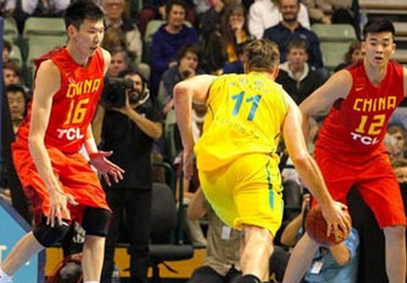 2014中澳男篮对抗赛:中国男篮负澳大利亚 双方