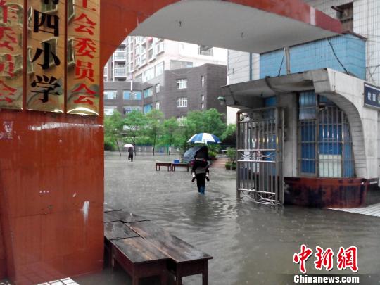 新一轮强降雨突袭贵州致12.5万人受灾 1人遇难