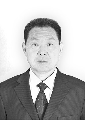 农信社里的"雷锋哥(图)人物档案王跃民,1957年出生,现任开封兰考县