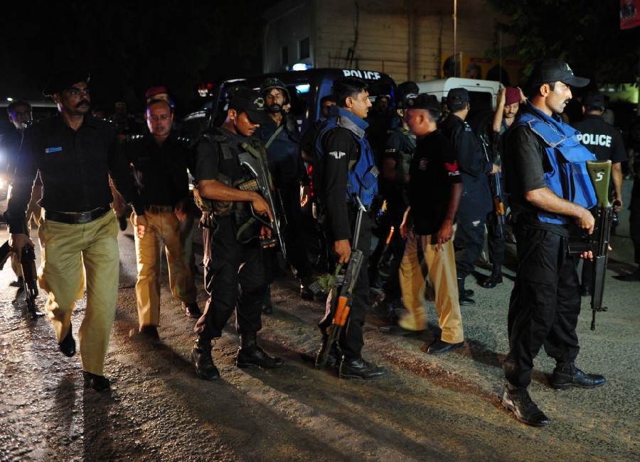 武装分子身绑炸药攻击巴基斯坦卡拉奇国际机场
