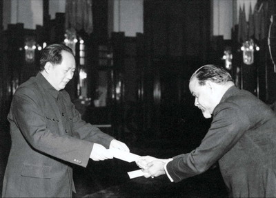 印度首任驻华大使潘尼迦于1950年5 月20 日
