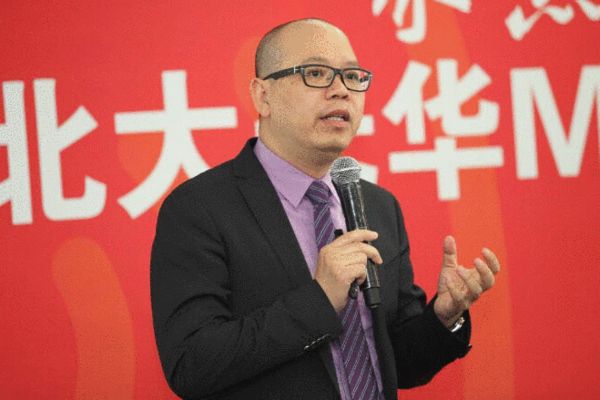 北大院长面试学霸图片_WWW.66152.COM