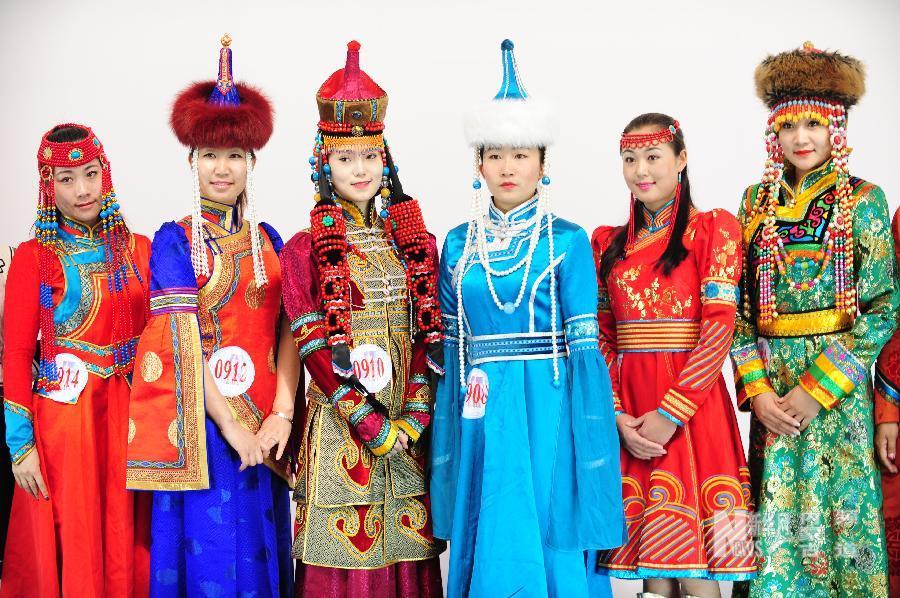 第十一届中国蒙古族服装服饰艺术节在内蒙古举