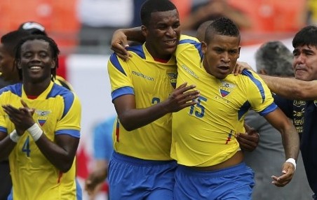 世界杯E组首场比赛:瑞士vs厄瓜多尔 两队首发