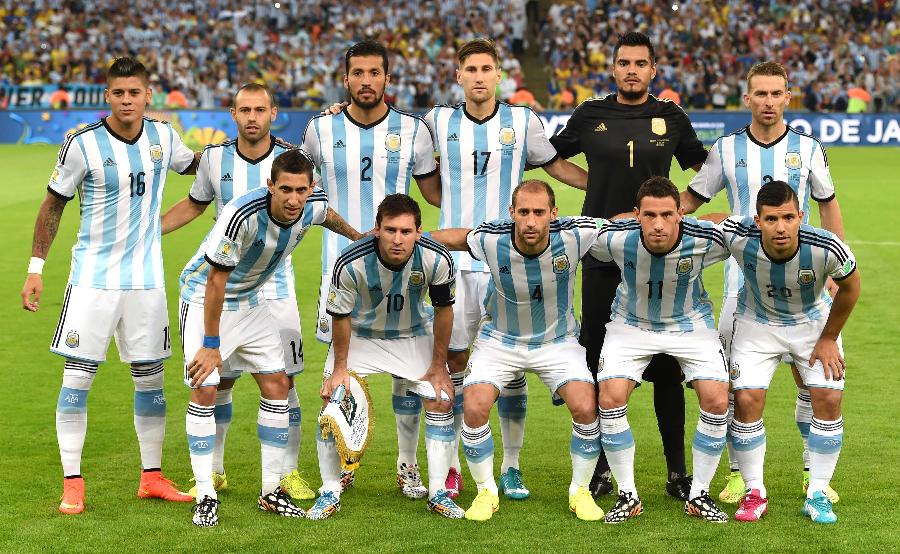 (世界杯)足球--小组赛F组:阿根廷队首发阵容(图