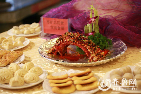 实拍枣庄美食节上各地小吃:无污染食品引众人点赞(组图)