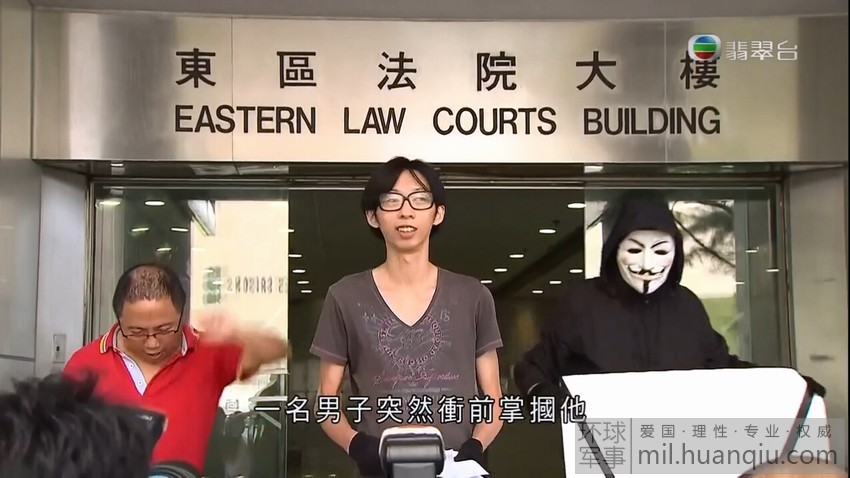 闯驻港部队者喊港独口号被掌掴(组图)|男子擅闯