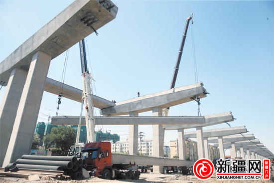 吊装空心板梁(图)