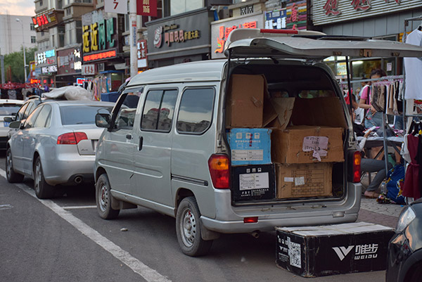 夜市摆地摊都开什么车?哈尔滨夜市小调查