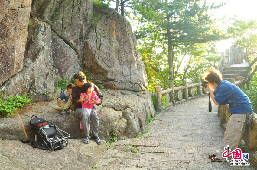 地理中国:跟随镜头上黄山 饱览天下奇观(组图),黄山迎客松图片欣赏