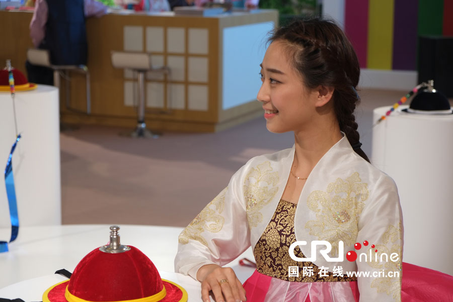 【组图】延边朝鲜族自治州成就展"现场的服装秀(高清组图)