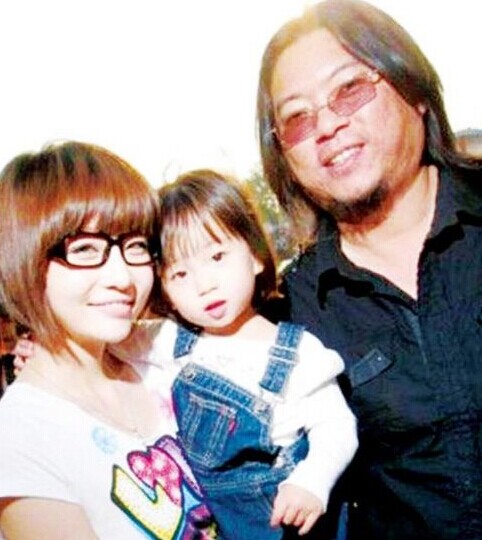 高晓松前妻和女儿。