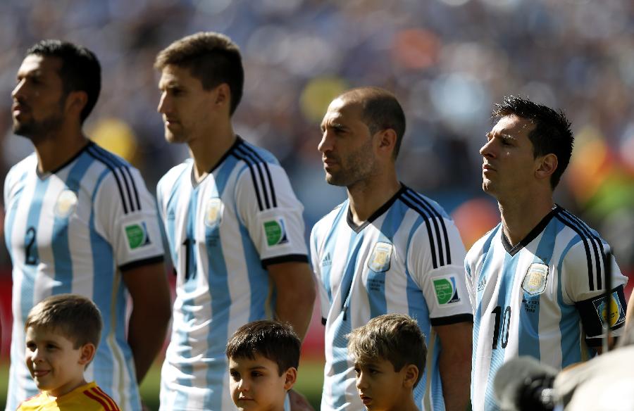 (世界杯)(4)足球--阿根廷队对阵瑞士队(图)
