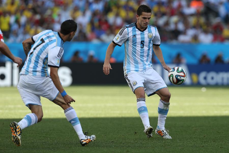 (世界杯)(130)足球--阿根廷队对阵瑞士队(图)