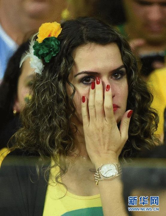 巴西1-7惨败德国 巴西球迷现场痛哭流涕(图)