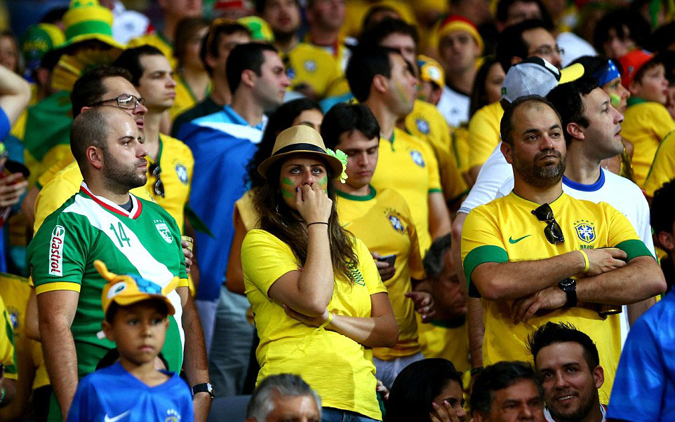 世界杯半决赛巴西惨败德国 双方球迷悲痛狂喜