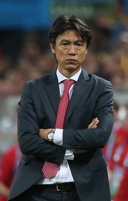 韩国足球队主帅洪明甫宣布辞职 为世界杯失利