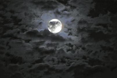 21:00 成都的晚上,出现"超级月亮".