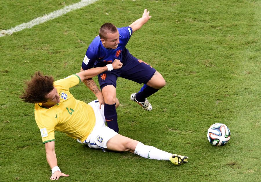 (世界杯)(15)足球--季军争夺战:巴西队对阵荷兰