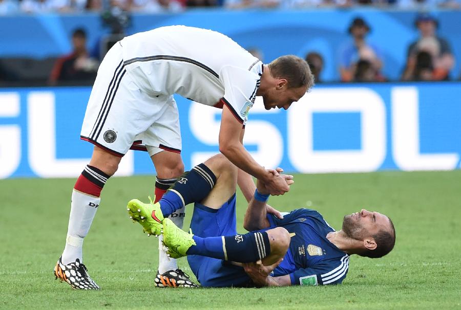 (世界杯)足球--德国队与阿根廷队争夺冠军(图)