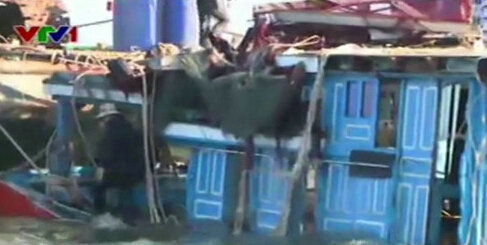 中国海警查获两艘越南渔船没收全部渔获物