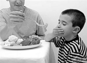 小孩子饮食注意营养均衡资料图片