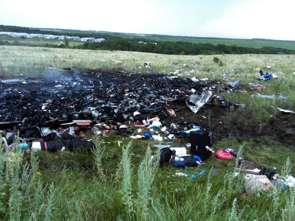 当地时间17日，马来西亚航空公司的一架波音777客机在靠近俄罗斯边界的乌克兰东部地区坠毁。