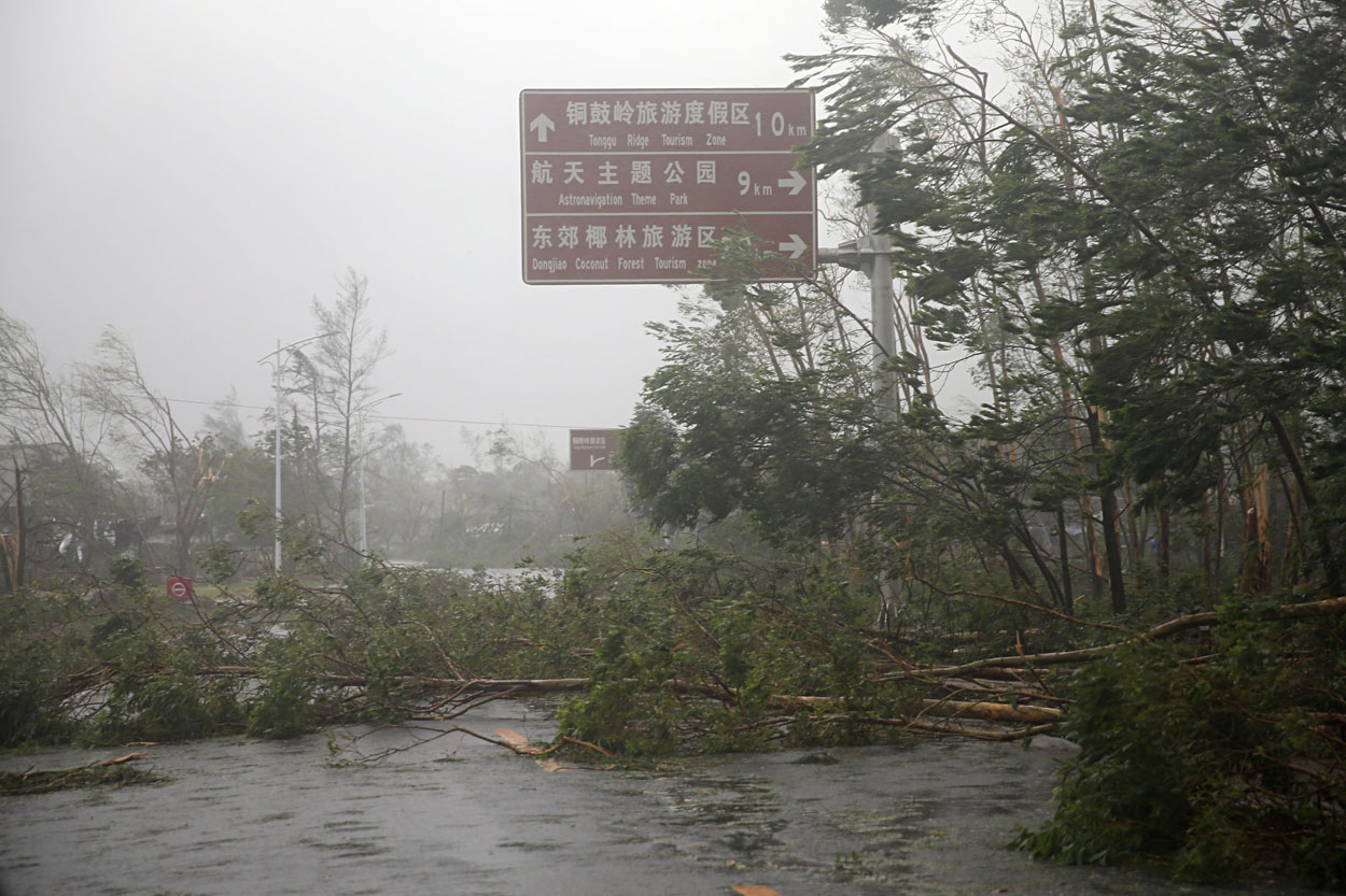 人民网记者亲历强台风威码逊过境48小时(