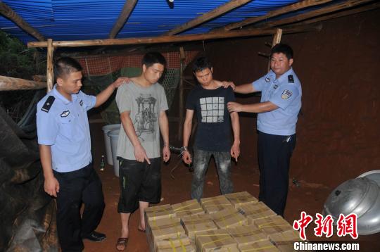 广东龙川县警方摧毁一制毒窝点 缴毒300多公斤(组图)