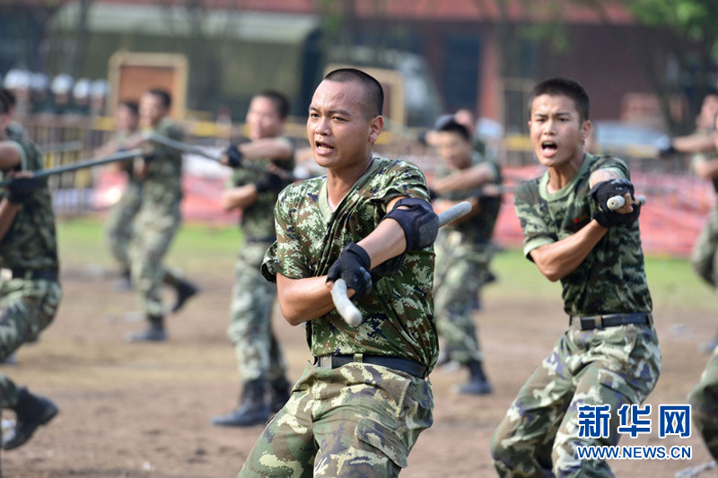 广东边防机动支队开展实兵对抗演练(组图)