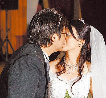 孟庭苇张志鹏于2004年结婚