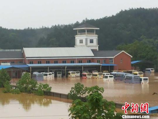 麦德姆携5年来最强台风降雨袭赣 1死2失踪(图)