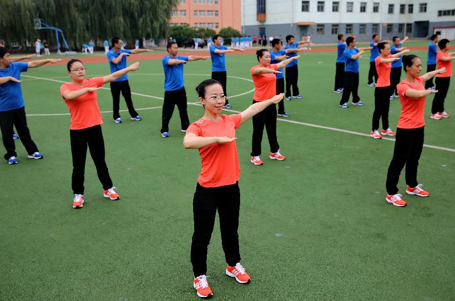 育)(2)全民健身--秦皇岛举行第九套广播体操比