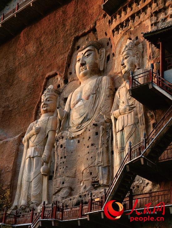重走丝绸之路甘肃段:麦积山石窟展多世纪佛教
