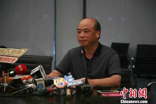 杭州地铁集团总工程师张金荣否认事故因操作不当引起。 李晨韵 摄