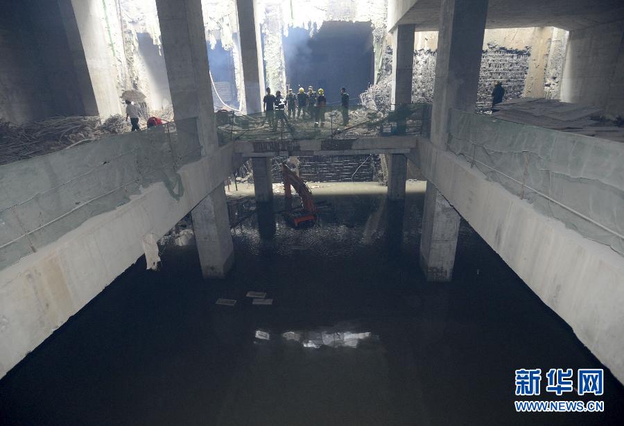 杭州地铁施工工地河水倒灌 抢险仍在进行