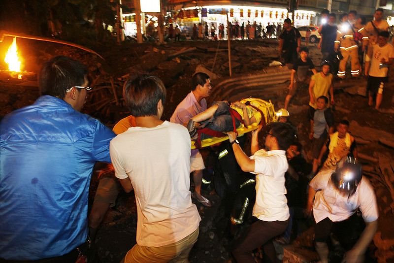 人民网8月1日电 据台湾“中央社”报道，台湾高雄市前镇区燃气爆炸案，“消防署”表示，截至清晨7时30分，死伤合计292人，包括死亡22人、受伤270人，其中警义消死亡4人、受伤22人。
