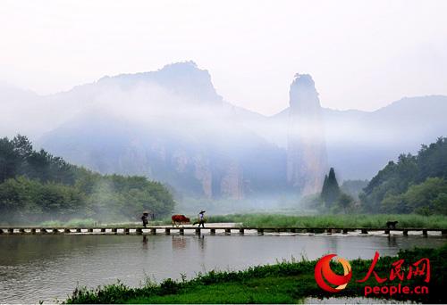 浙江缙云仙都景区开拍陈凯歌新片《道士下山》(组图)