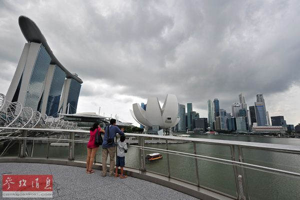 中国游客减少令新加坡苦恼:去香港买更便宜