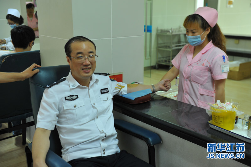 淮安副市长、公安局长宫文飞献血援助昆山伤者