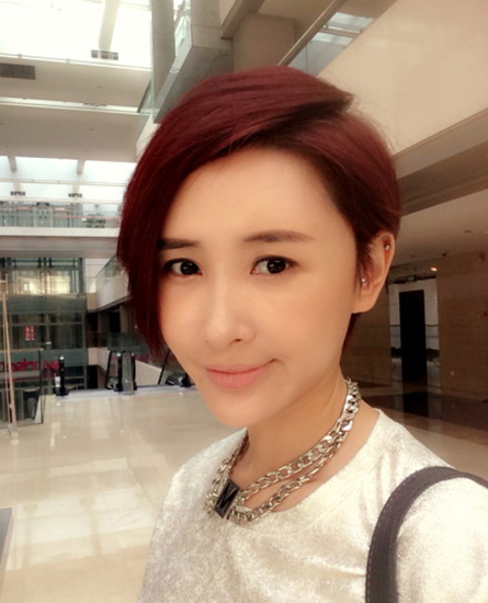 吕夏葳谴责狗贩血腥屠宰愿做志愿者收养流浪狗