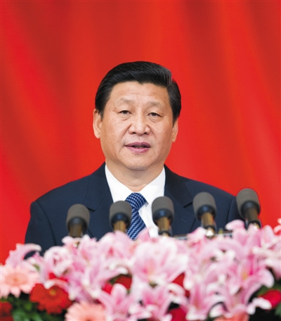 　2012年12月4日，首都各界在北京人民大会堂集会，隆重纪念现行宪法公布施行三十周年。习近平强调，一切违反宪法和法律的行为，都必须予以追究。