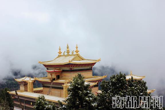 (作为喇荣五明佛学院的分院,东祉寺仍在建设当中.