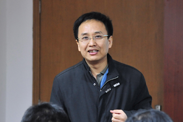 8月12日，中国社科院研究员张昕竹被国务院反垄断委员会专家咨询组解聘。
