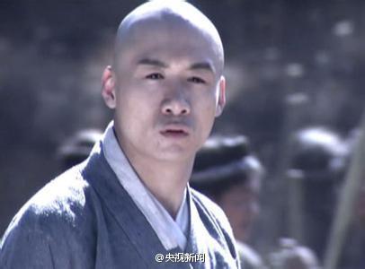 高虎2003年出演《天龙八部》中虚竹一角,系近期继导演张元,编剧宁财神