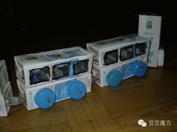 玩创作自制纸盒小火车