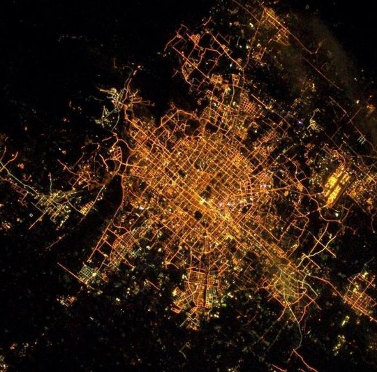 国际空间站航拍地球美景 北京夜景美轮美奂(图)