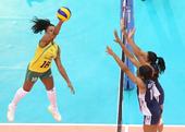 图文：巴西女排3-2美国 费加雷飞身吊球