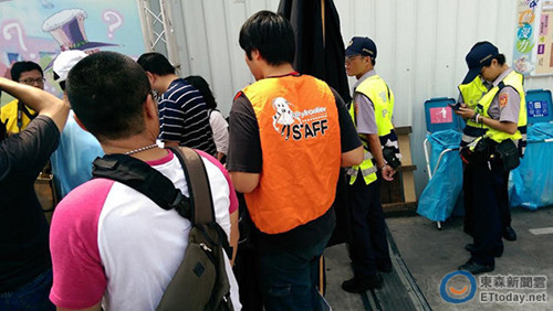 台中市文化局现场手持两名警察脱序性感一路派出,怕马友蓉"有跟随舞蹈女团行为黑布韩国视频图片